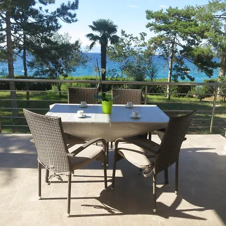 Apartment Prejac By The Beach Malinska Room photo