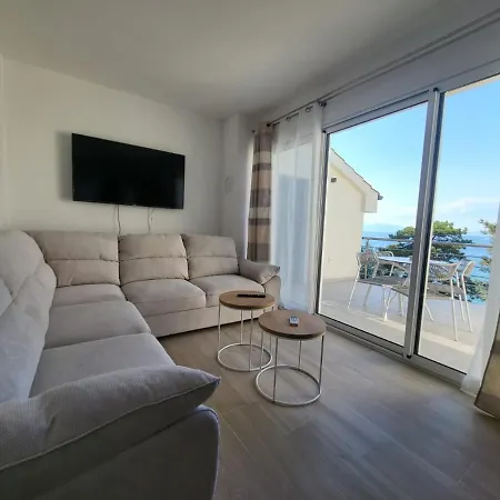 Apartment Prejac By The Beach Malinska Exterior photo