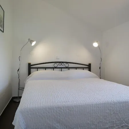 Apartment Prejac By The Beach Malinska Room photo
